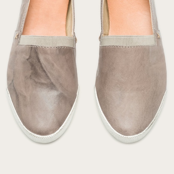 Frye Melanie Slip On Size 6.5 and 7 Grey Shoes - Picture 4 of 16